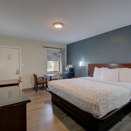 Budget Inn Falls Church Exteriör bild