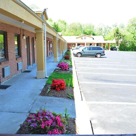 Budget Inn Falls Church Exteriör bild
