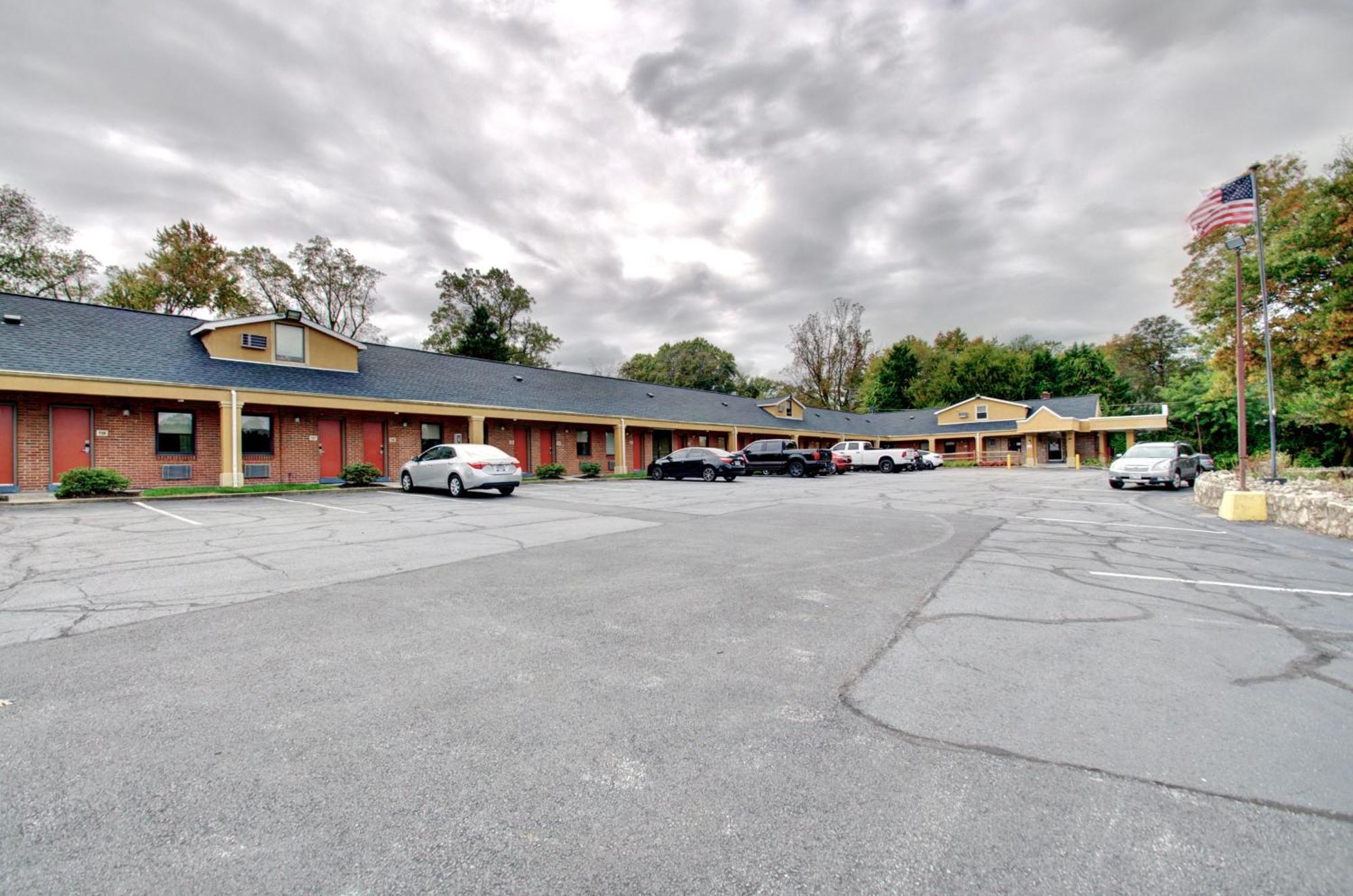 Budget Inn Falls Church Exteriör bild