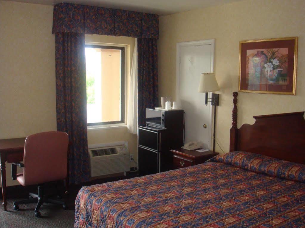 Budget Inn Falls Church Exteriör bild