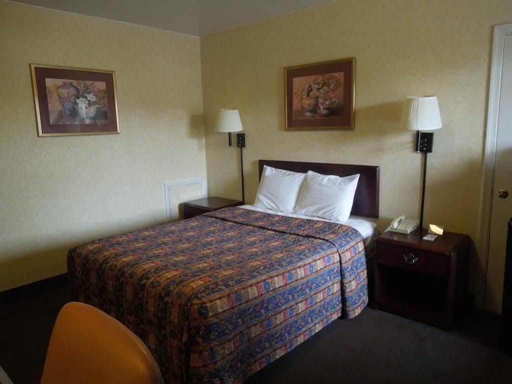 Budget Inn Falls Church Exteriör bild